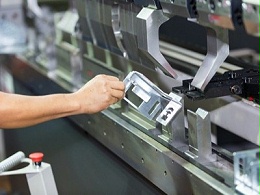 深圳五金沖壓廠，校正工藝特點詳解